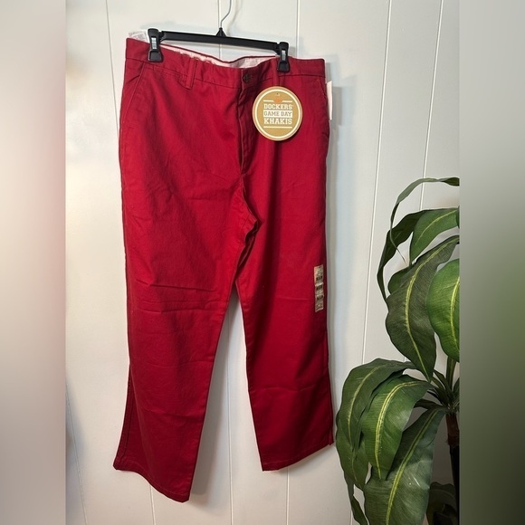 NWT Dockers Game Day Red Khaki Arkansas Razorbacks Pants 36 X 30 - Picture 4 of 10
